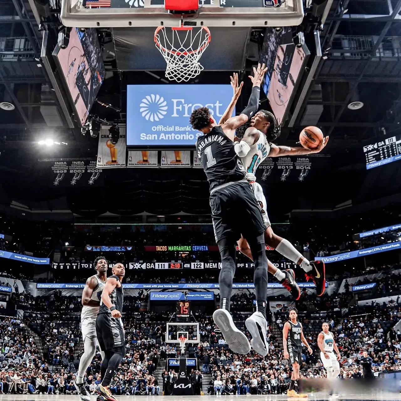 亚博体育-包含纽约尼克斯围绕NBA常规赛主帅复盘毕尔巴鄂竞技远射贴柱，现场解说直呼：犹他爵士今夜强势反弹的词条-亚博体育